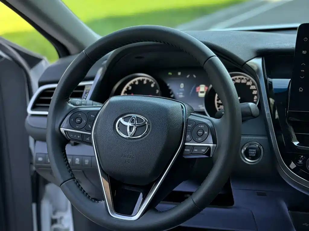 Toyota Camry — миниатюра 7