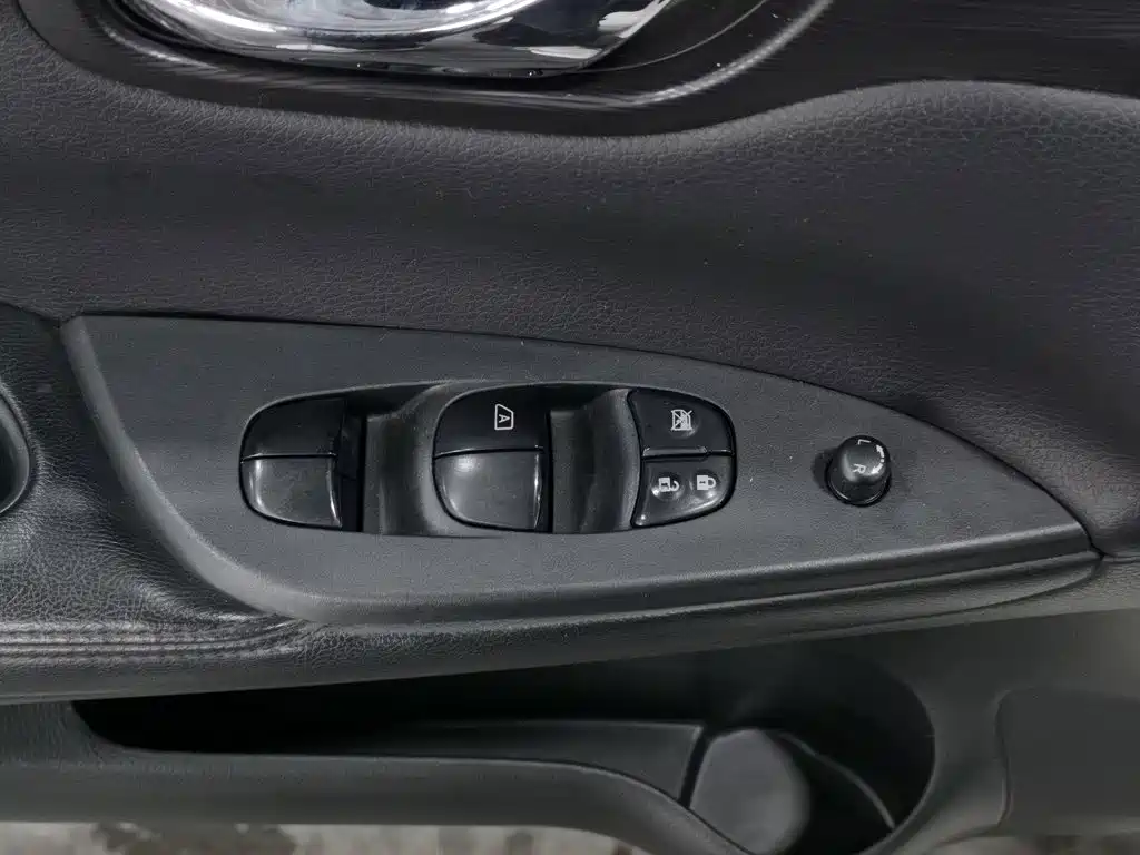 Nissan Tiida 2014 1.6L CVT