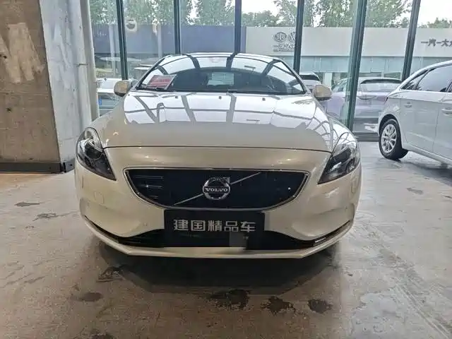 Volvo V40 — миниатюра 4