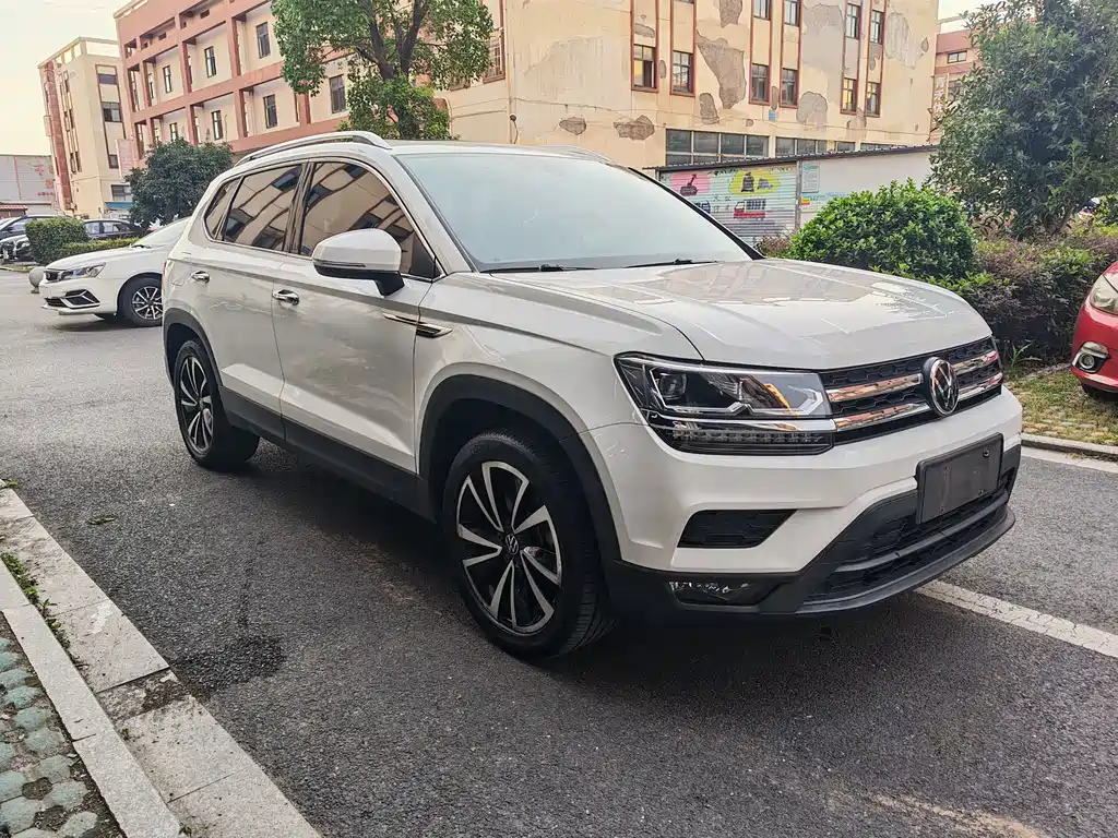 Volkswagen Tharu — миниатюра 2