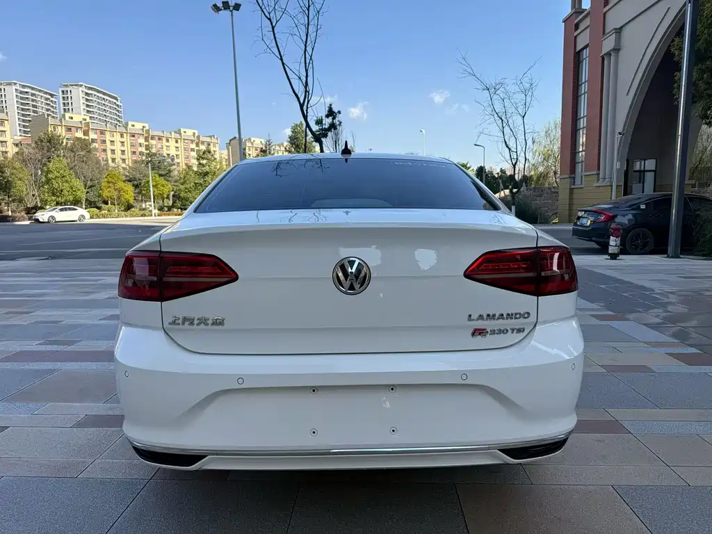 VOLKSWAGEN LINGDU