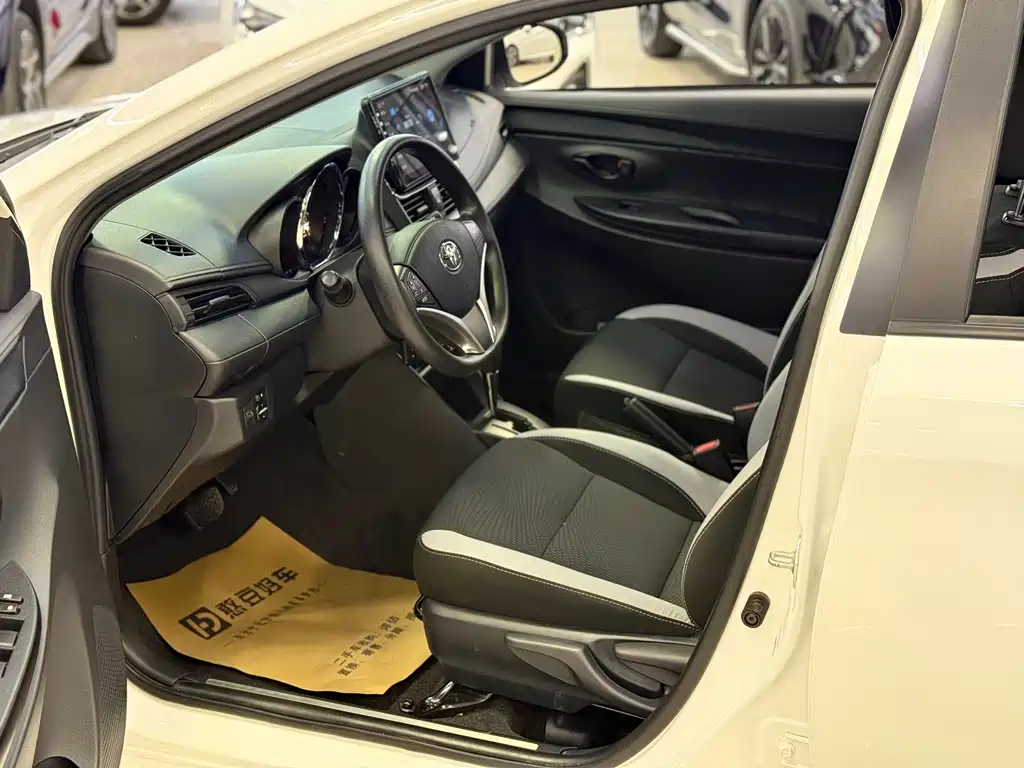 TOYOTA YARIS L ZHIXUAN