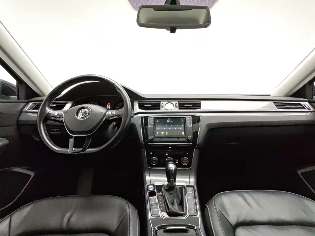 Volkswagen Passat 2017 330TSI DSG