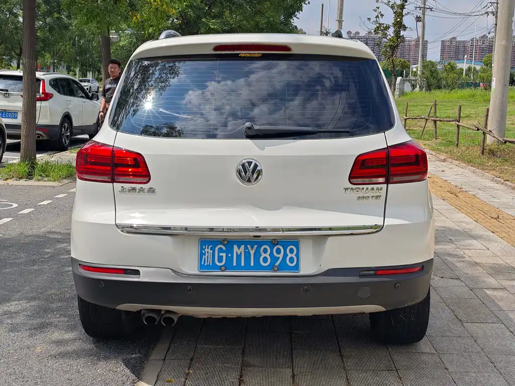 Volkswagen Tiguan 2016 300TSI AT Luxury