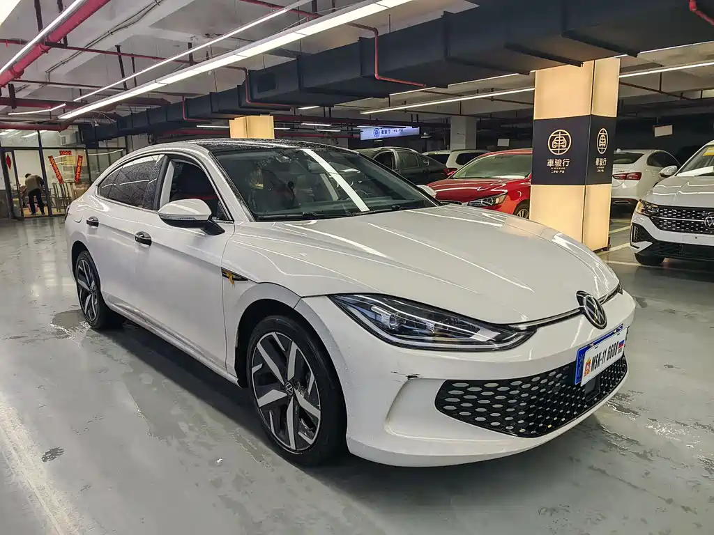 VOLKSWAGEN LINGDU