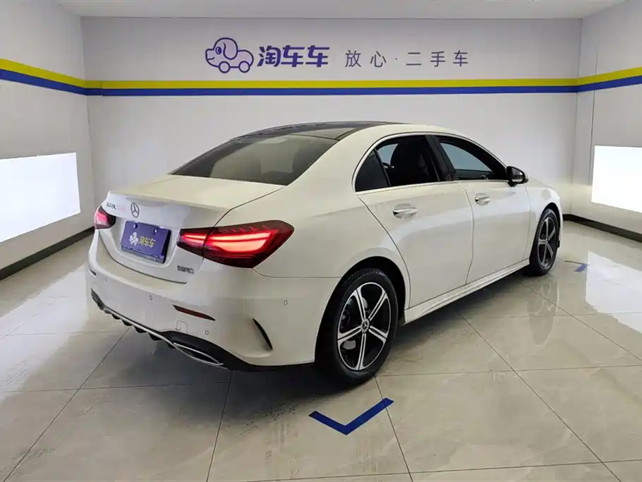 Mercedes-Benz A-Class A 2023 A 200 L Fashion