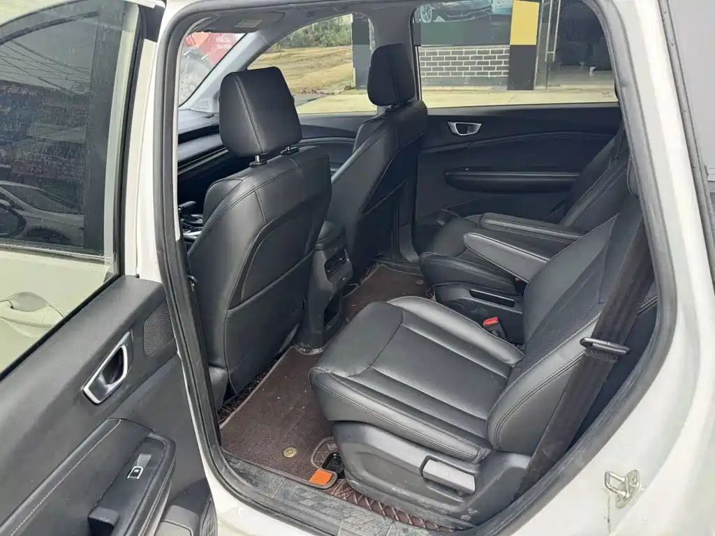 Wuling Jiachen — миниатюра 5