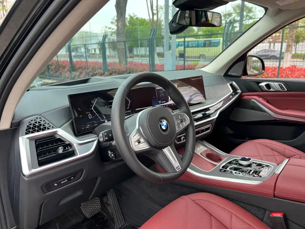 BMW X5 2025 xDrive 30Li Premium M Sport