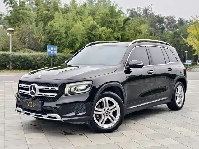 MERCEDES-BENZ  GLB