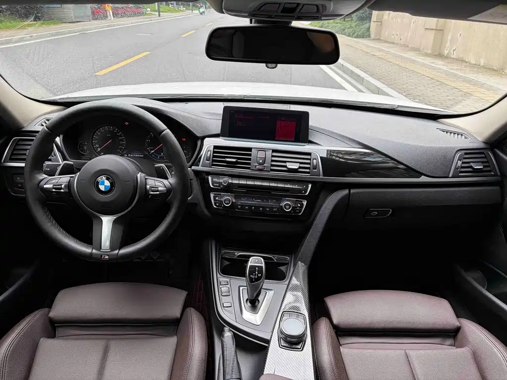 BMW 3 Series — миниатюра 8