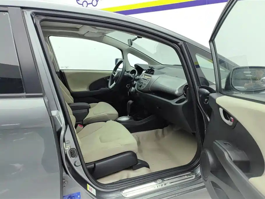 Honda Fit 2011 1.5L AT Luxury