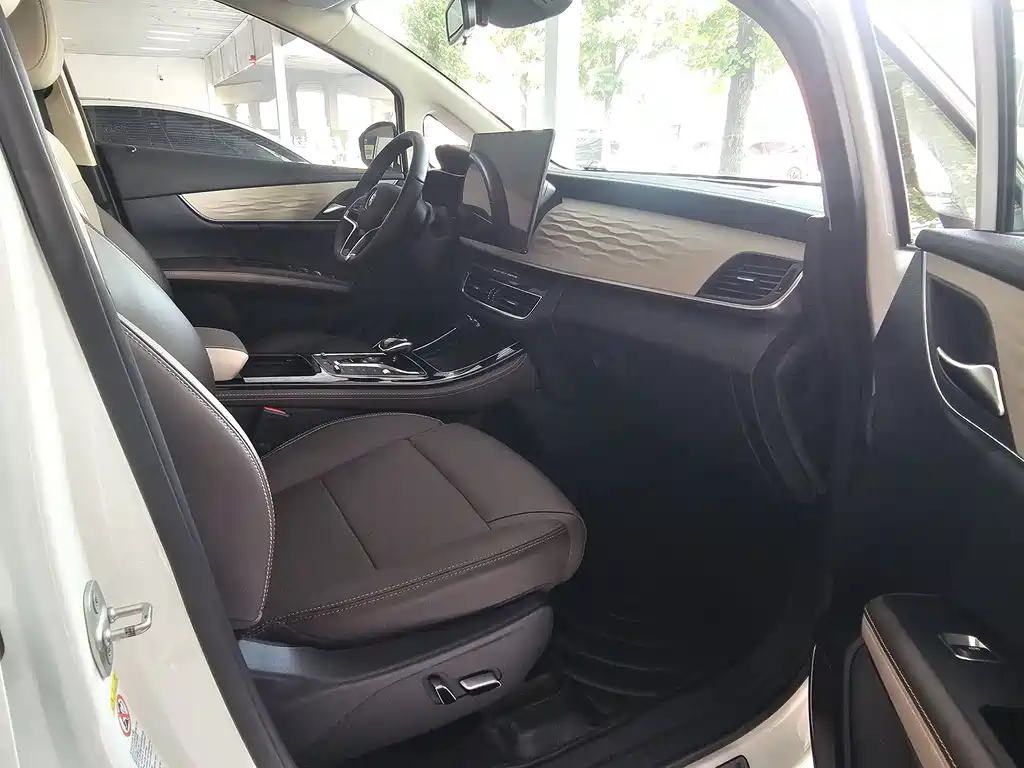 BYD MAX New Energy — миниатюра 14