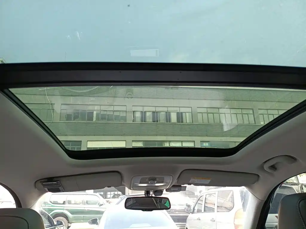 Roewe RX8 — миниатюра 18
