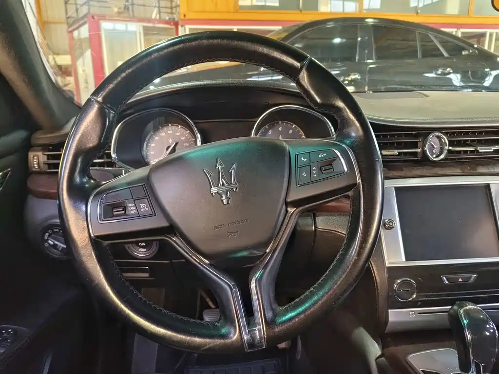 Maserati Quattroporte — миниатюра 9