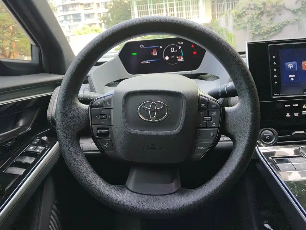 Toyota bZ4X — миниатюра 3