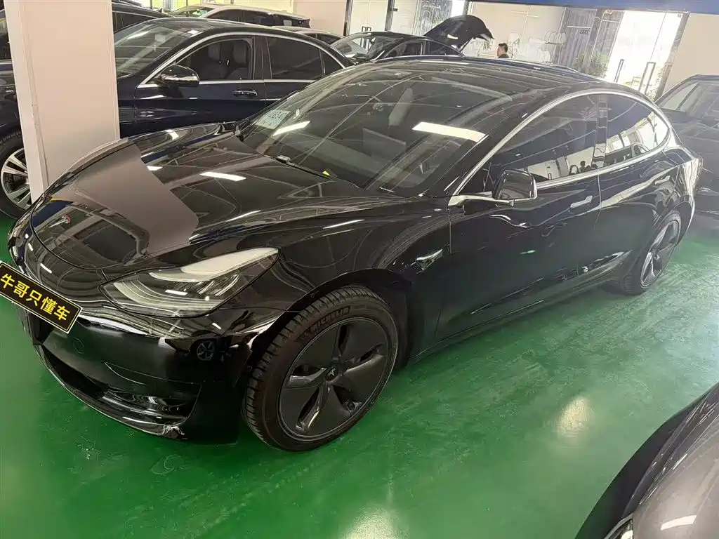 Tesla Model 3 2020
