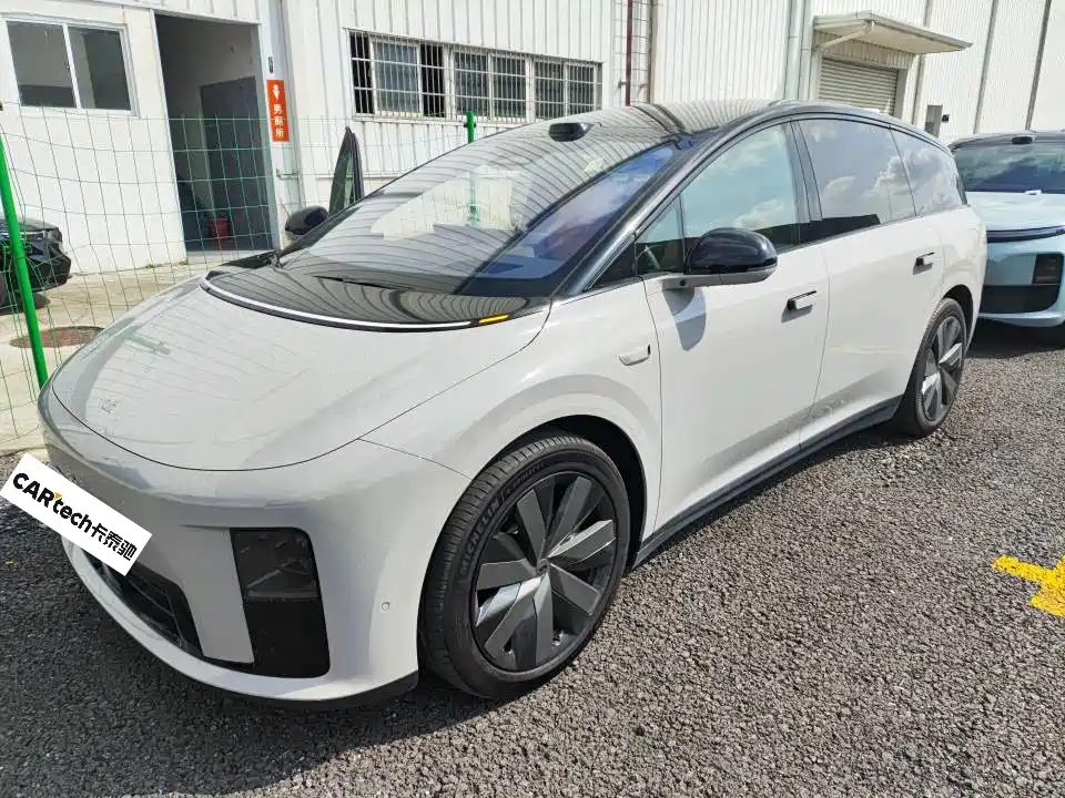 Li Auto i8 2025 Standard