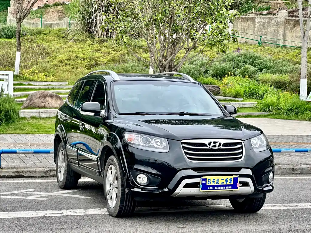 Hyundai Santa Fe 2010 2.4 Comfort мест