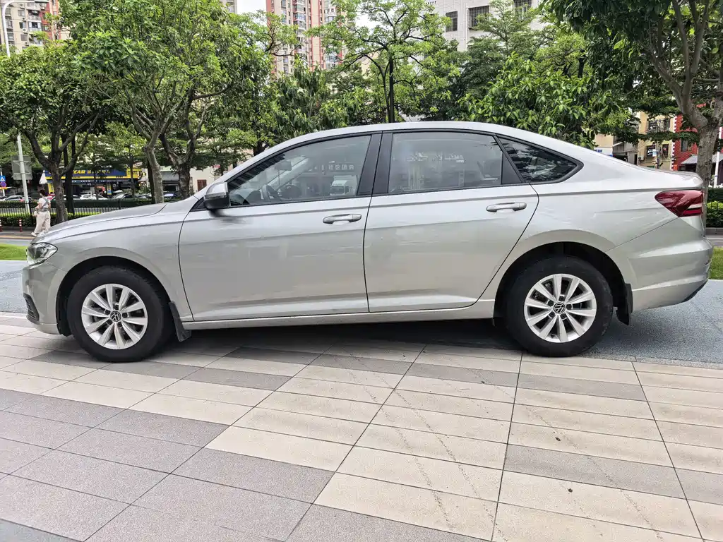 Volkswagen Lavida — миниатюра 5