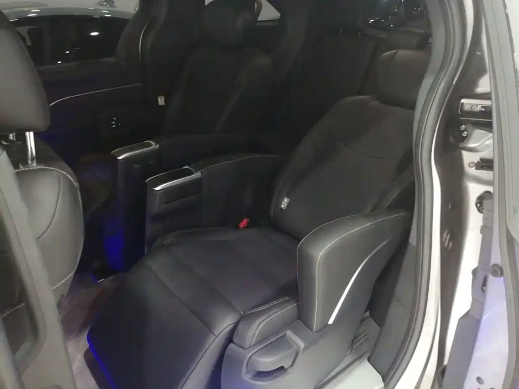 Toyota Sienna — миниатюра 17