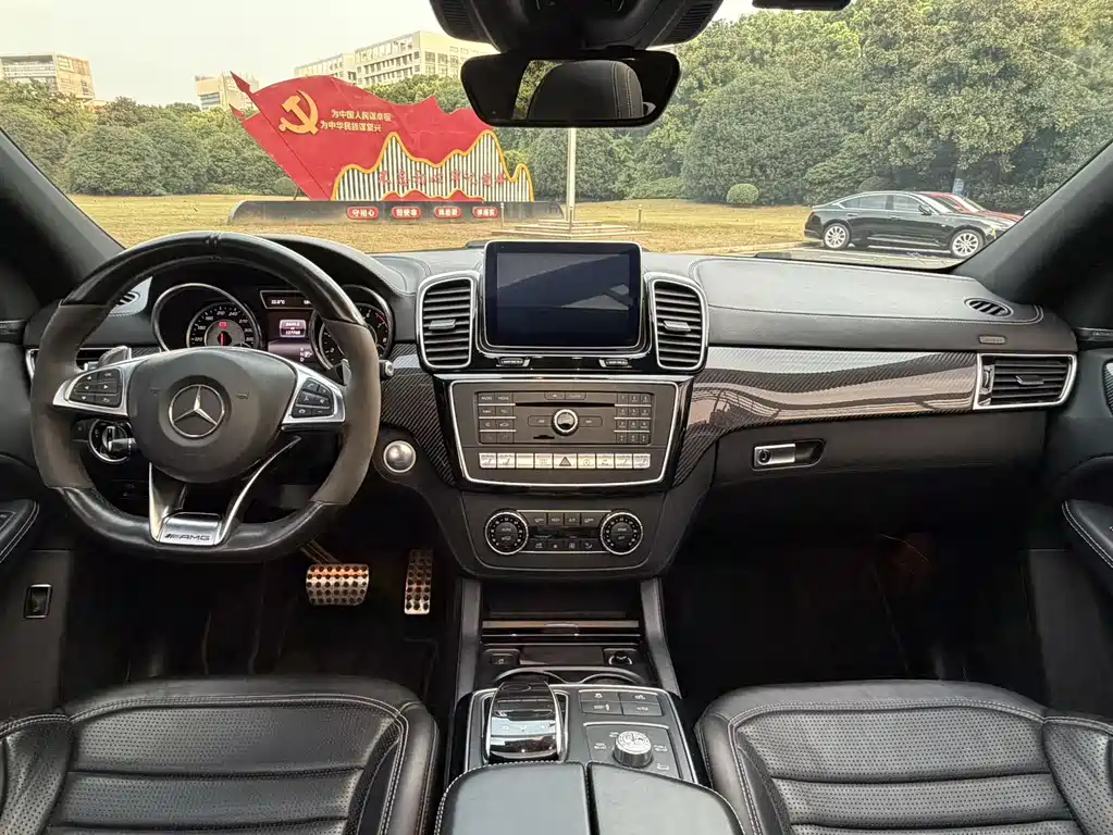Mercedes-Benz GLE Coupe AMG — миниатюра 11