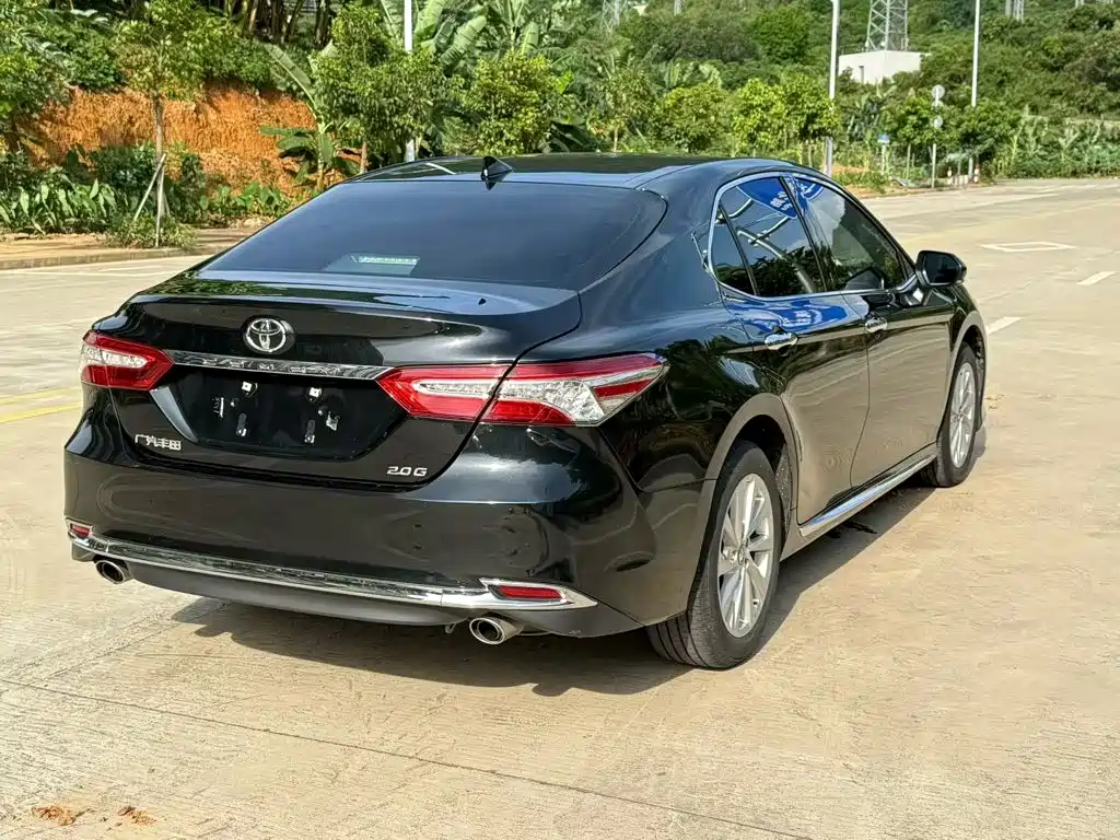 Toyota Camry — миниатюра 8