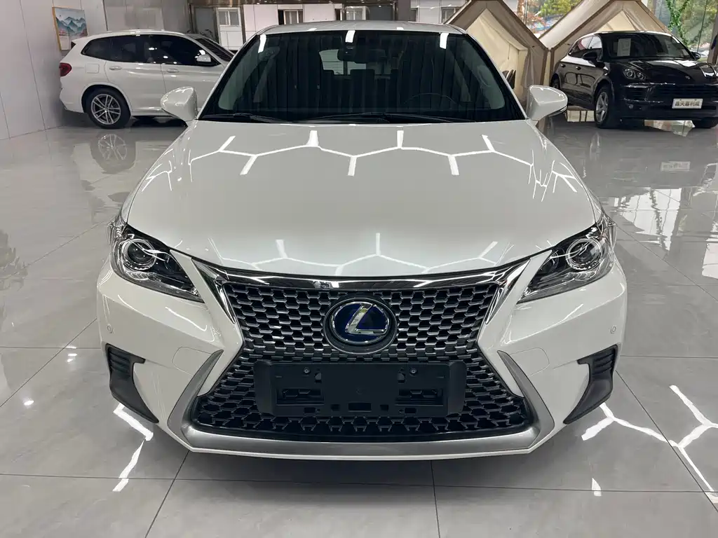 Lexus CT — миниатюра 2