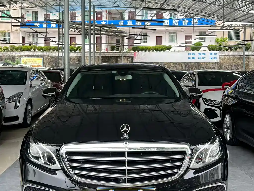 MERCEDES-BENZ E CLASS