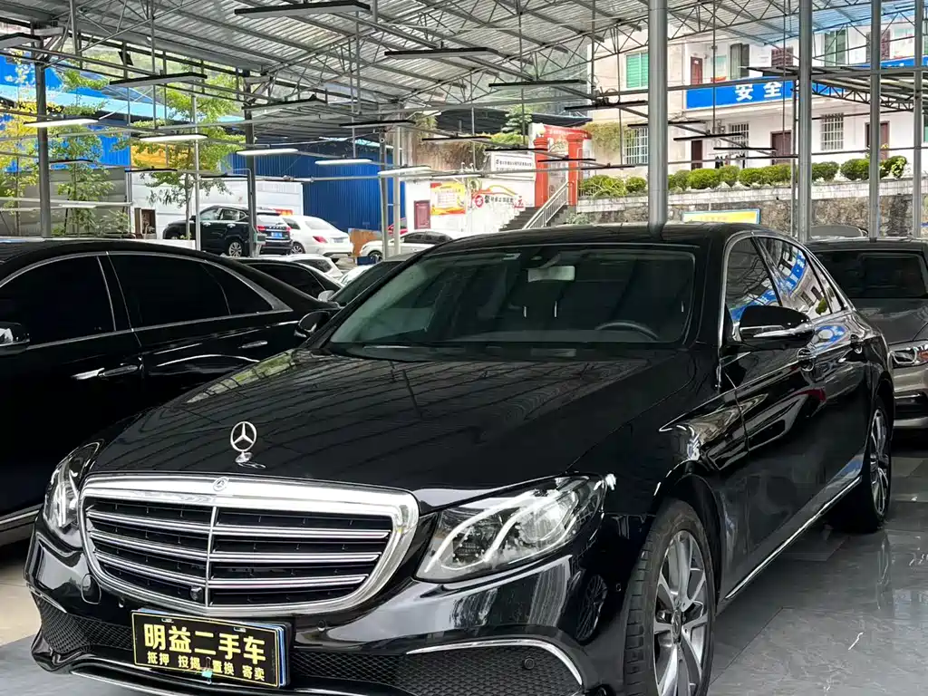 MERCEDES-BENZ E CLASS