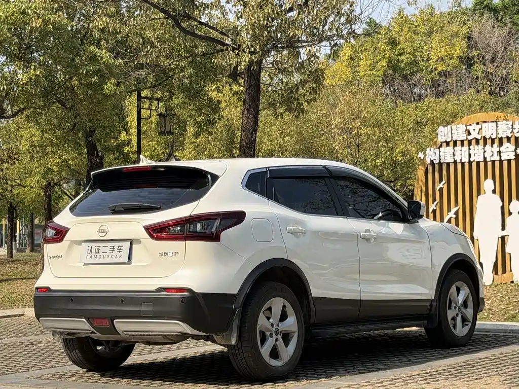 Nissan Qashqai — миниатюра 7