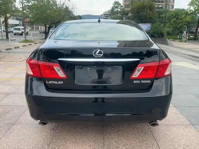 Lexus ES — миниатюра 5