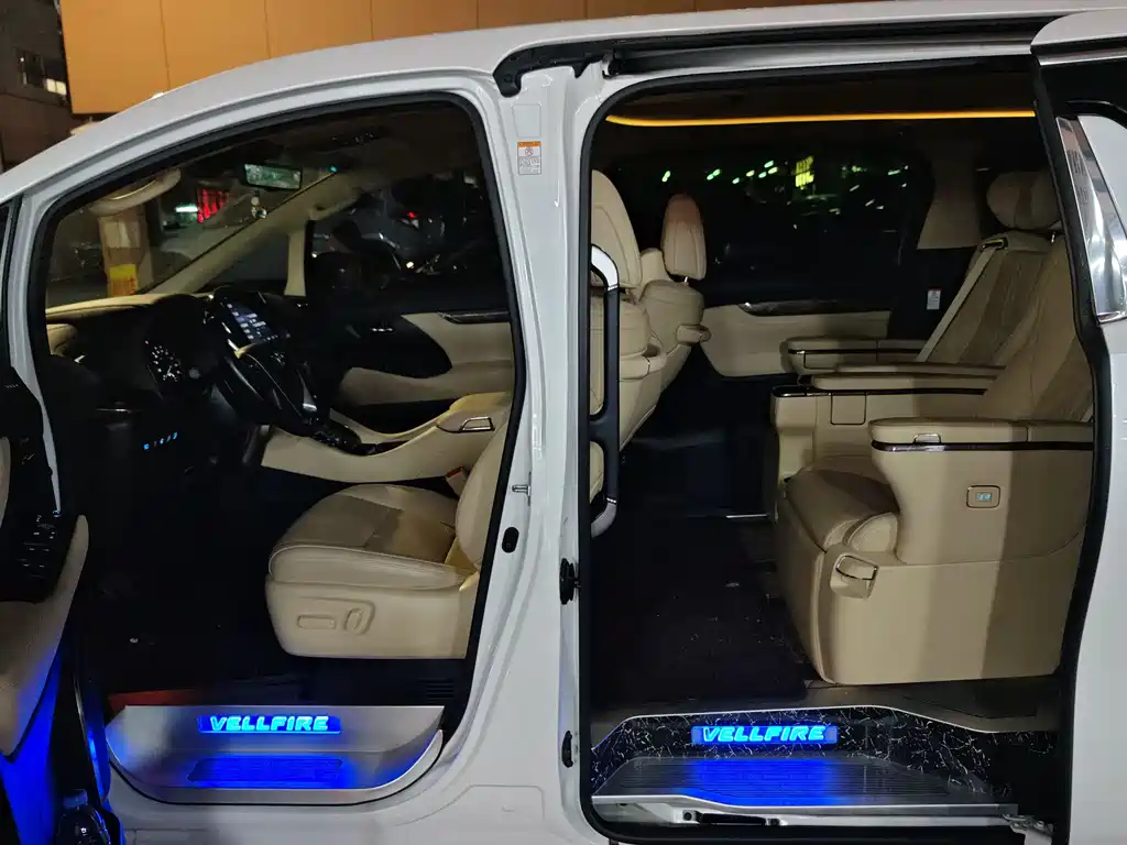 Toyota Vellfire 2021 2.5L HV