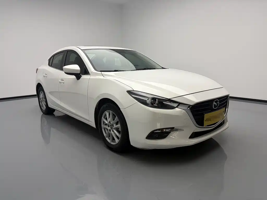 Mazda Mazda3 3 2017 1.5L AT Luxury V