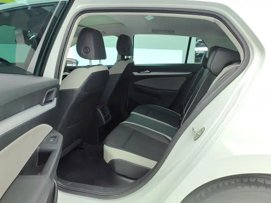 Volkswagen Golf — миниатюра 11