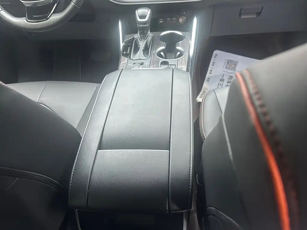 Toyota Crown Kluger — миниатюра 8