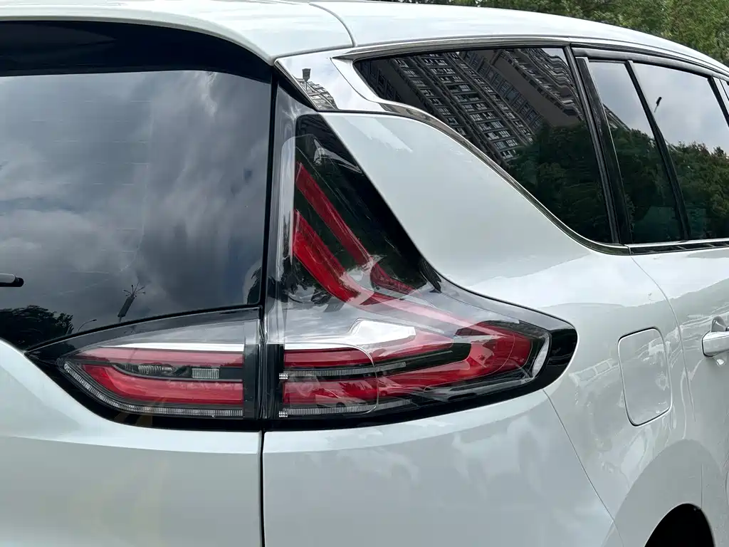 Renault Espace — миниатюра 8