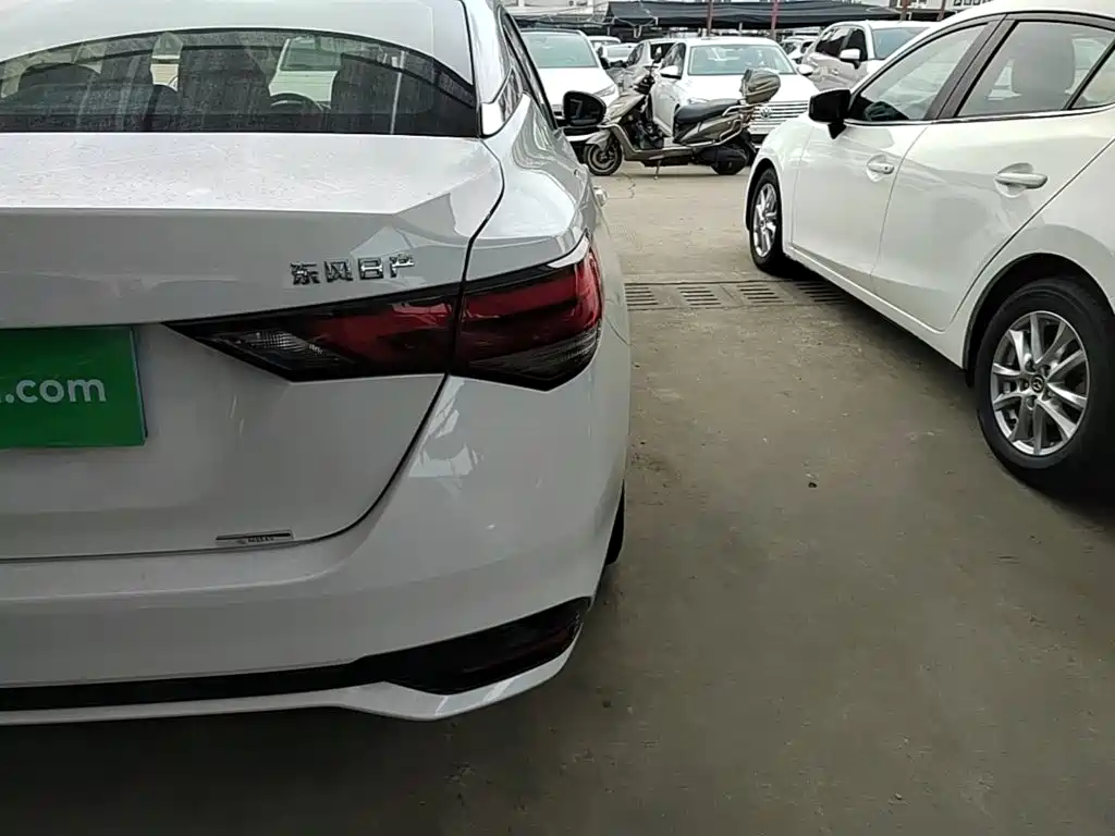 Nissan Sylphy — миниатюра 8