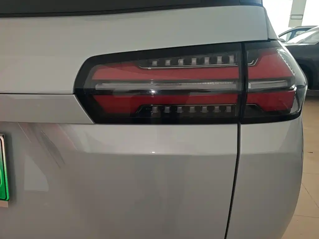 Wuling Xingguang 730 New Energy — миниатюра 8