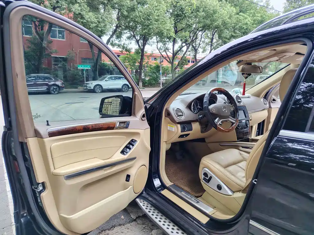 Mercedes-Benz GL-Class — миниатюра 8