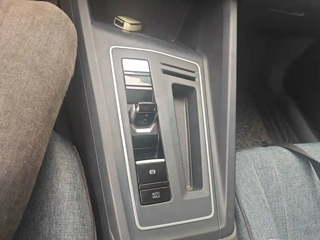 Volkswagen Golf — миниатюра 14