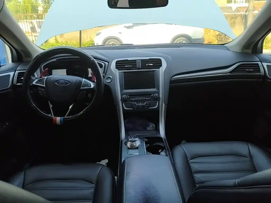 Ford Mondeo — миниатюра 10
