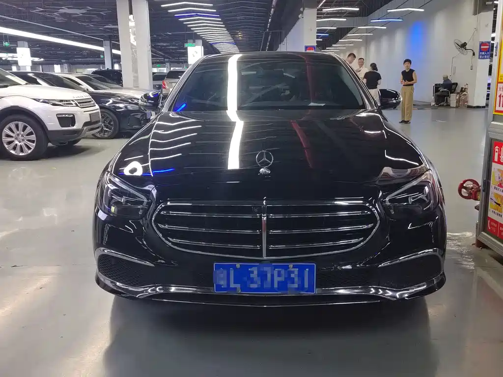 Mercedes-Benz E-Class — миниатюра 2