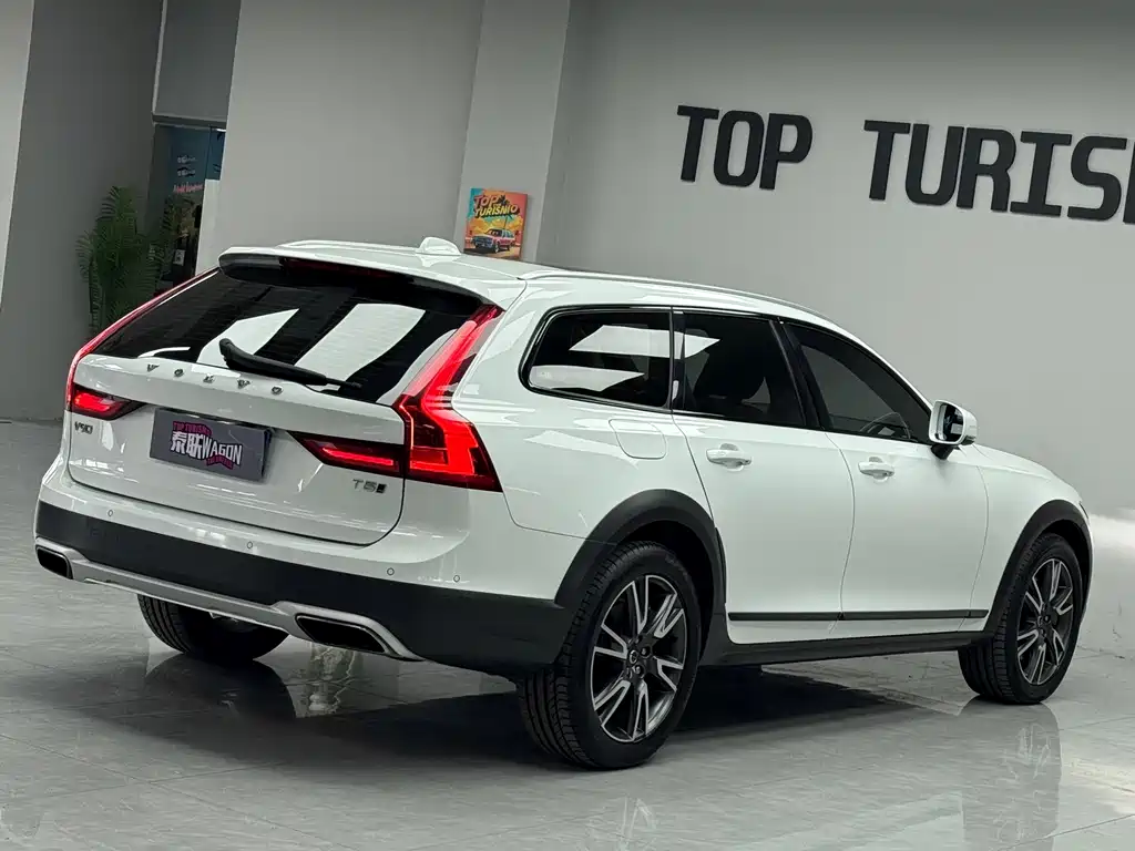 Volvo V90 2017 Cross Country T5 AWD