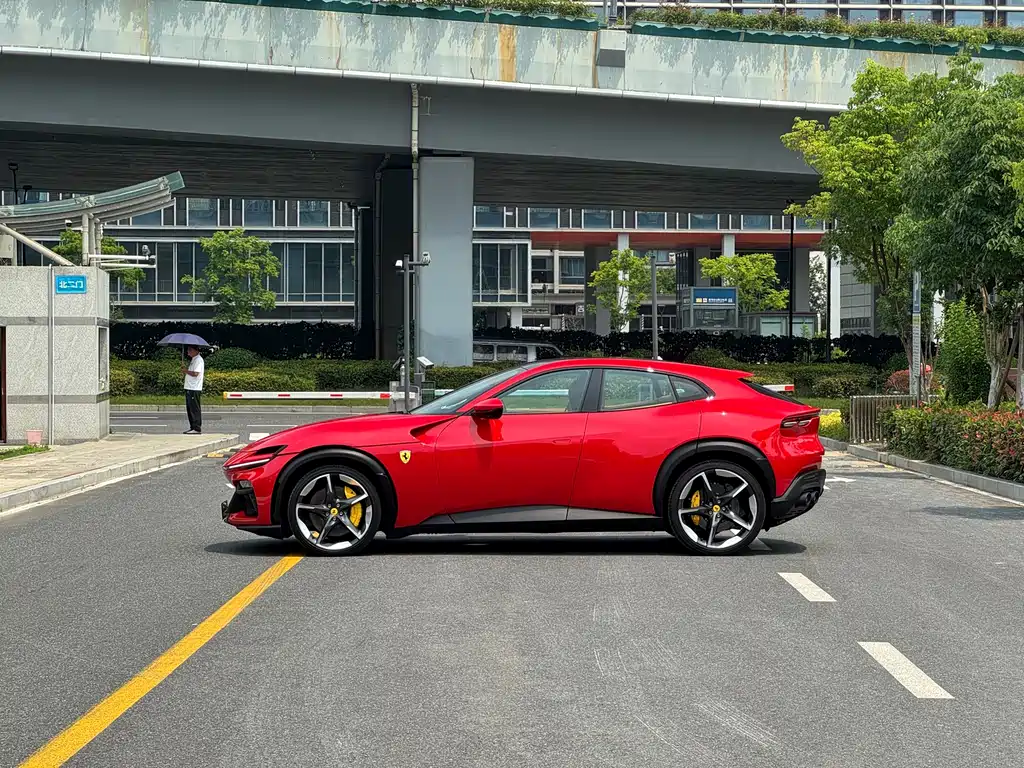 Ferrari Purosangue 2023 6.5L V12