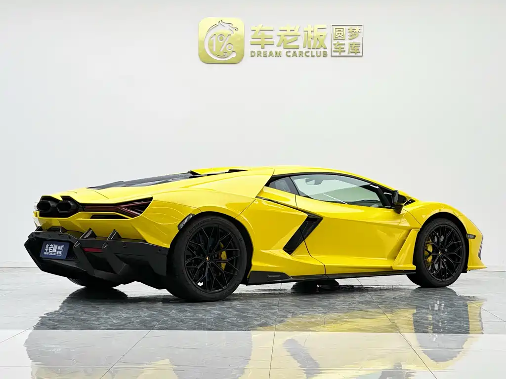 Lamborghini Revuelto — миниатюра 6
