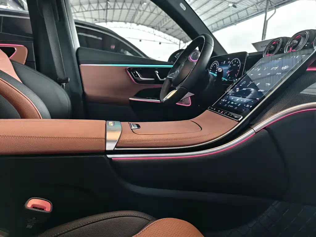 Mercedes-Benz GLC 2023 GLC 260 L 4MATIC 5 мест