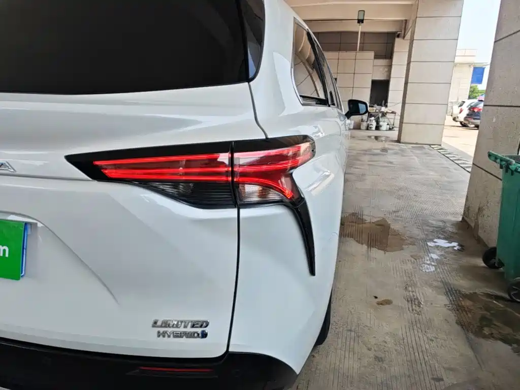 Toyota Sienna 2021 2.5L Luxury