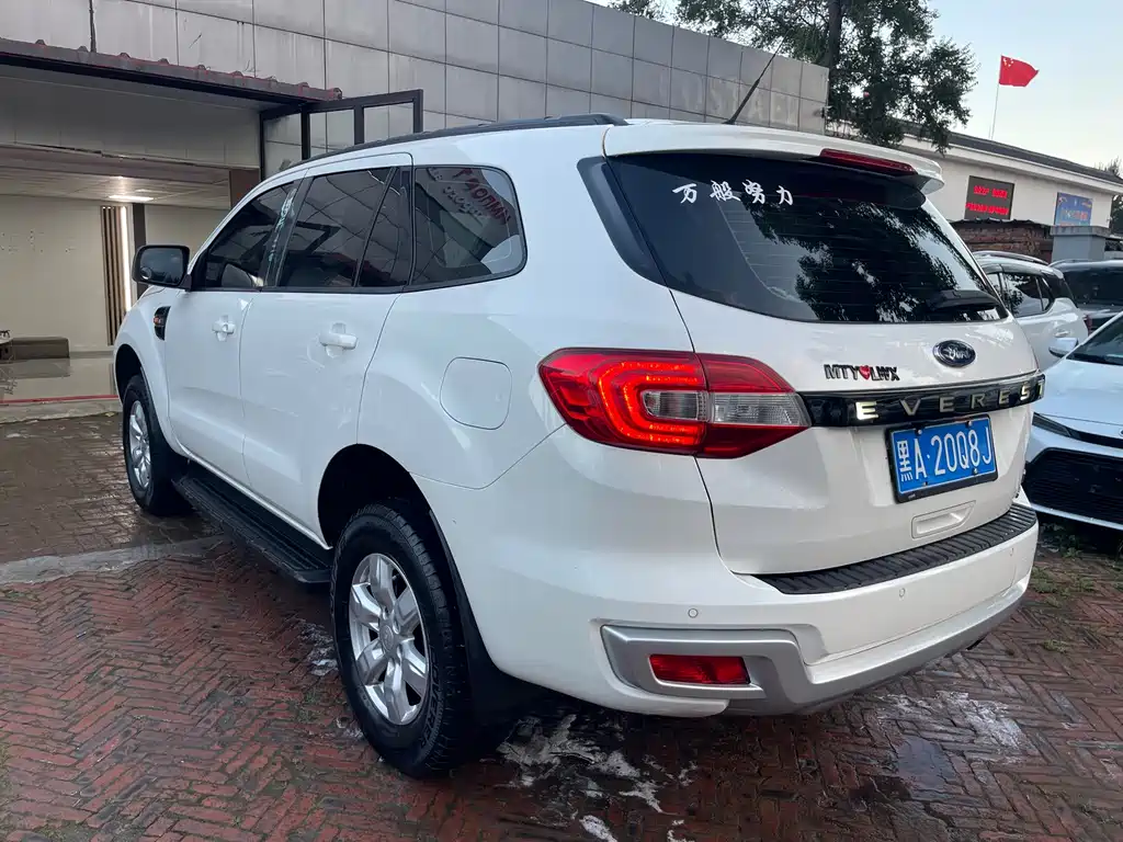 Ford Everest — миниатюра 8