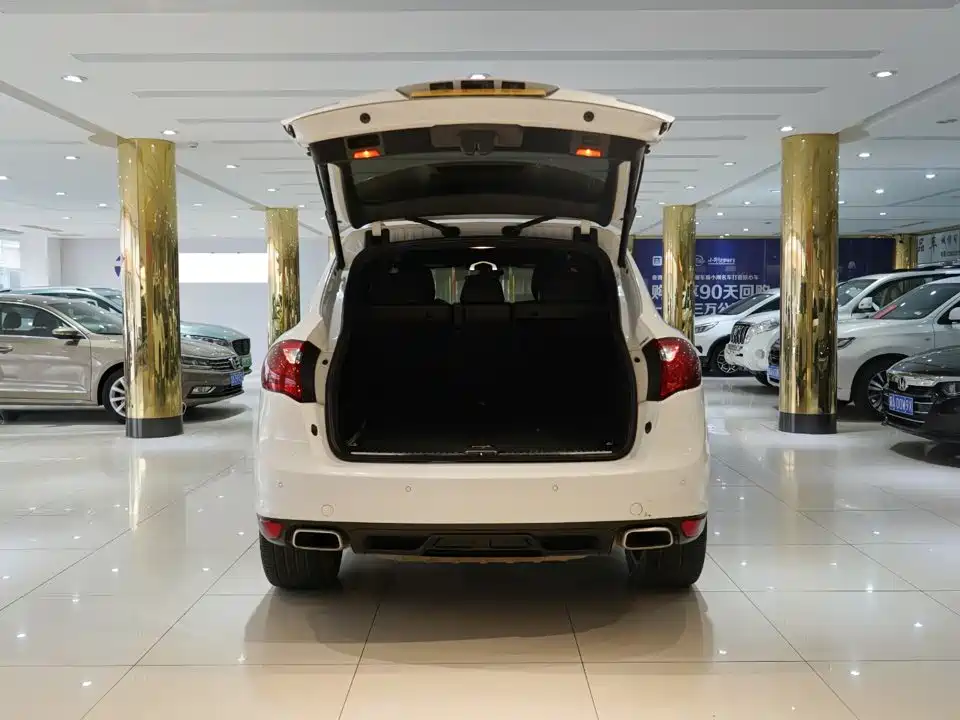 Porsche Cayenne — миниатюра 7
