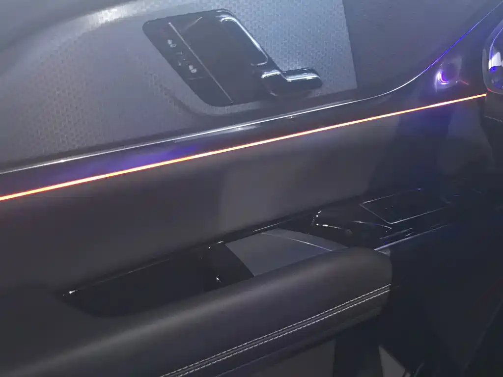 Cadillac XT5 — миниатюра 11